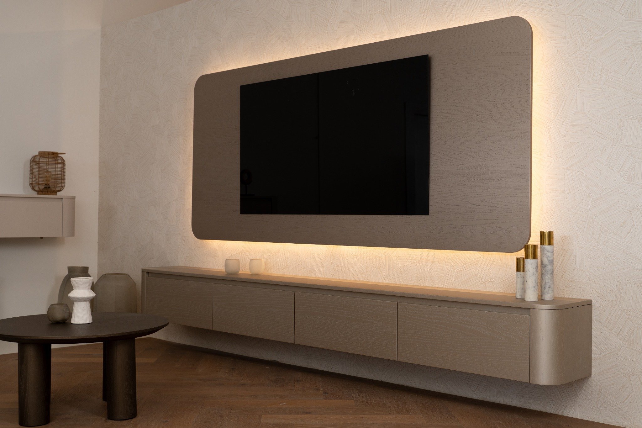 TV_kasten_showroom_resized