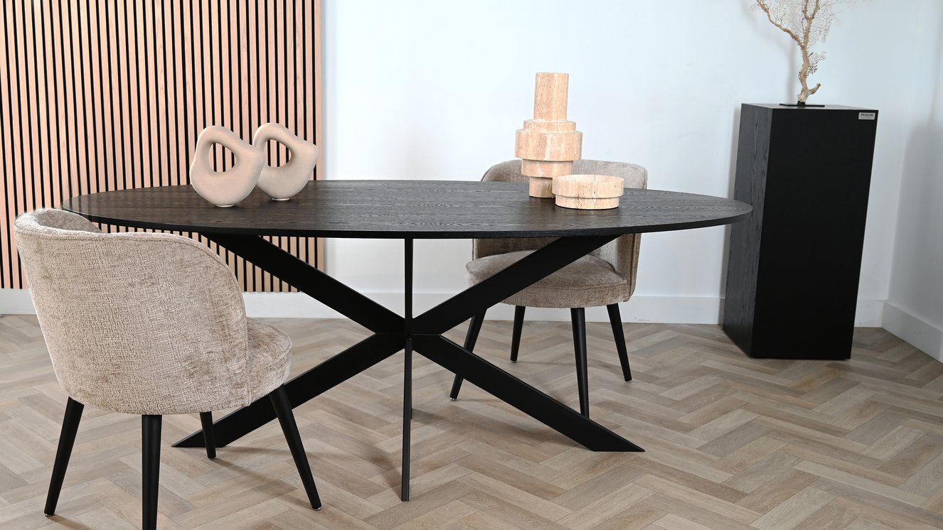 Riga Eettafel Ovaal Eiken