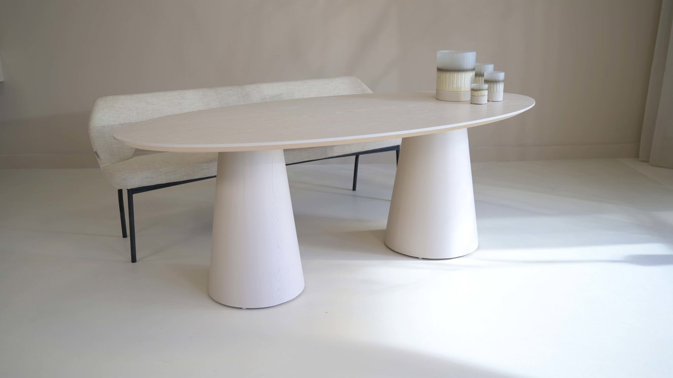 Reggio Double Cylinder Eettafel Ovaal Eiken