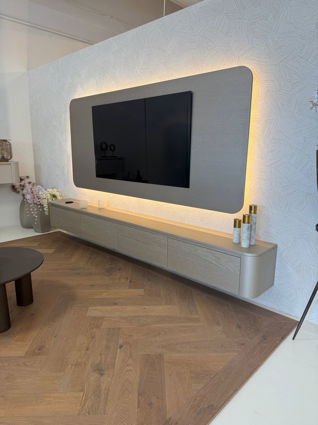 Eiken	Wandpaneel TV-paneel