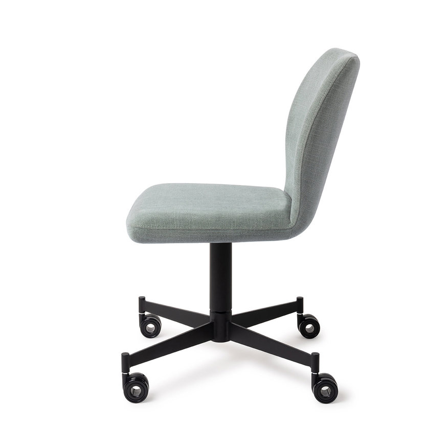 Ikata Breezy Blue Eetkamerstoel Caster Black