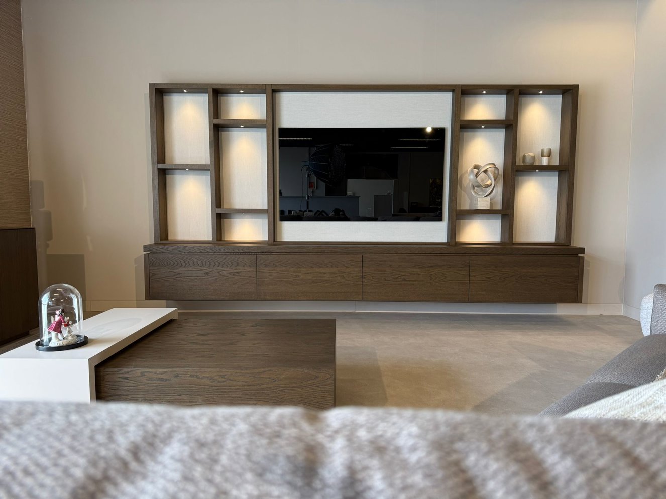 Cinewall	Iseo Hangend Eiken
