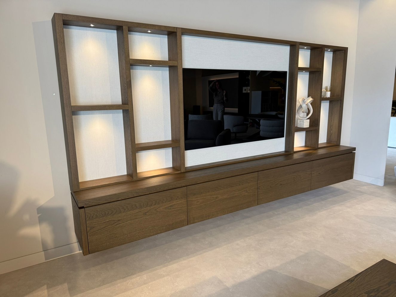 Cinewall	Iseo Hangend Eiken