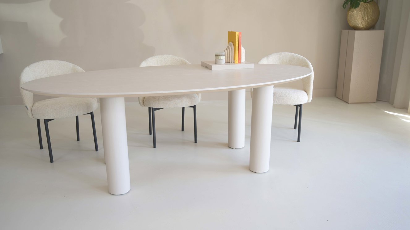 Palermo Massive 4-Round Eettafel Ovaal Eiken