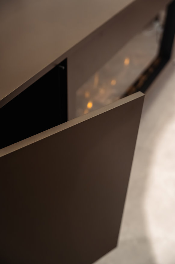 Runa Dressoir 2-deurs met haard