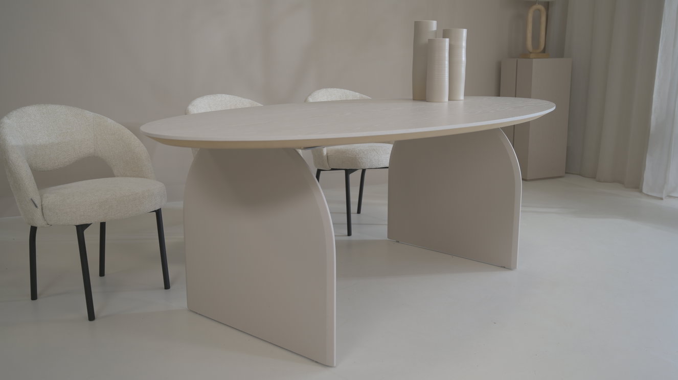 Trento Halve Round Eettafel Ovaal Eiken