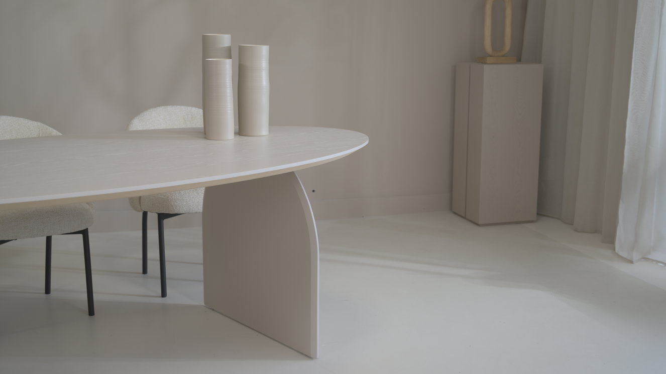 Trento Halve Round Eettafel Ovaal Eiken